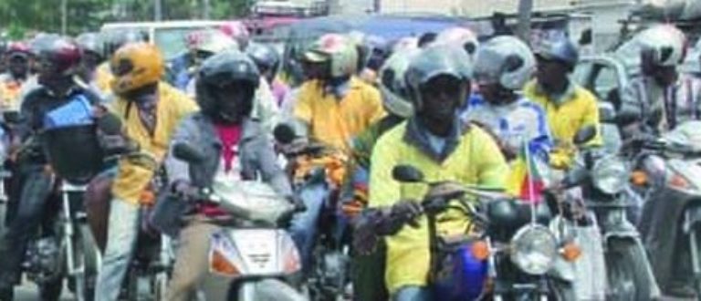 Article : Bénin. Opération « port de casque obligatoire » : protéger la vie des citoyens ou leur extorquer de l’argent ?